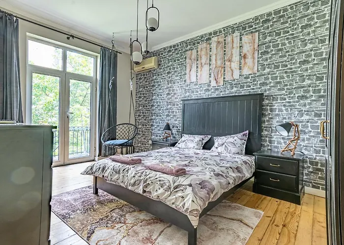 5 Seconds Away From The Main Street, Free Secured Parking * סופיה