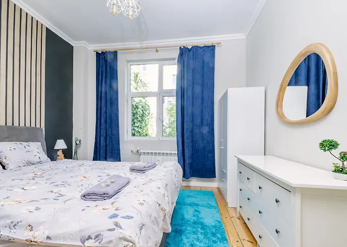 דירה 5 Seconds Away From The Main Street, Free Secured Parking *