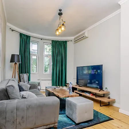 5 Seconds Away From The Main Street, Free Secured Parking Daire Sofya