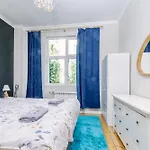 Lejlighed 5 Seconds Away From The Main Street, Free Secured Parking *