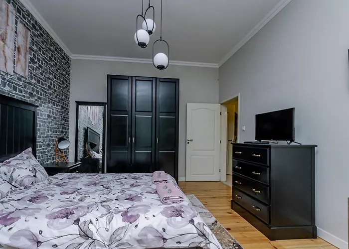 5 Seconds Away From The Main Street, Free Secured Parking Sofia